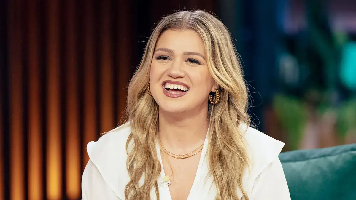 Kelly Clarkson Denies Using Ozempic for Weight Loss